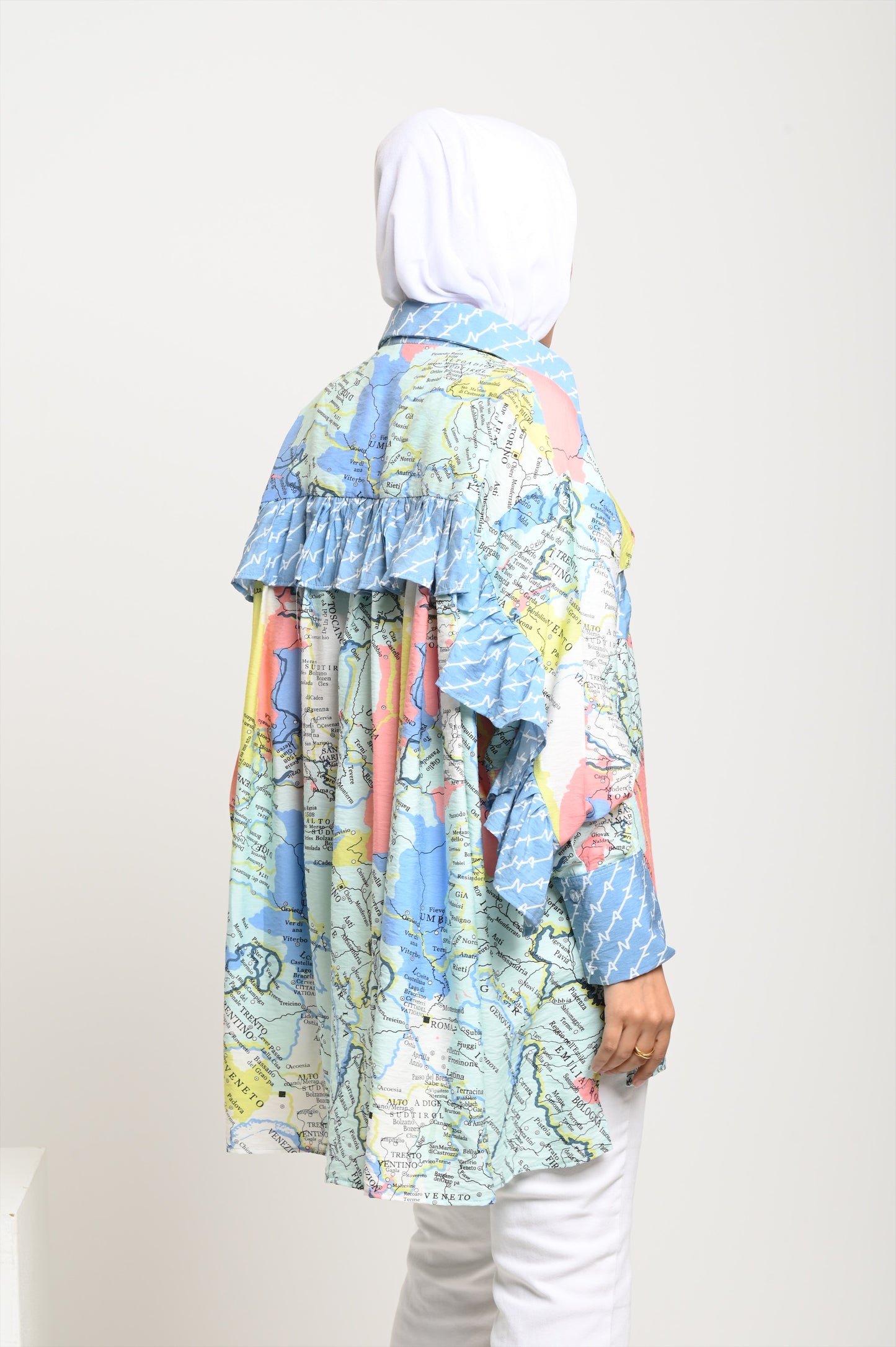 Back ruffles shirt